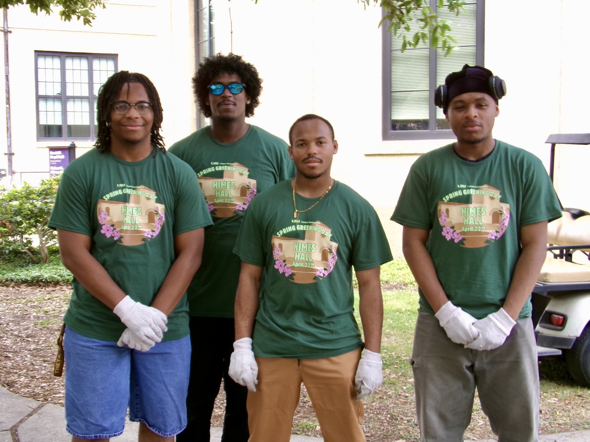 A group of students at Spring Greening Day